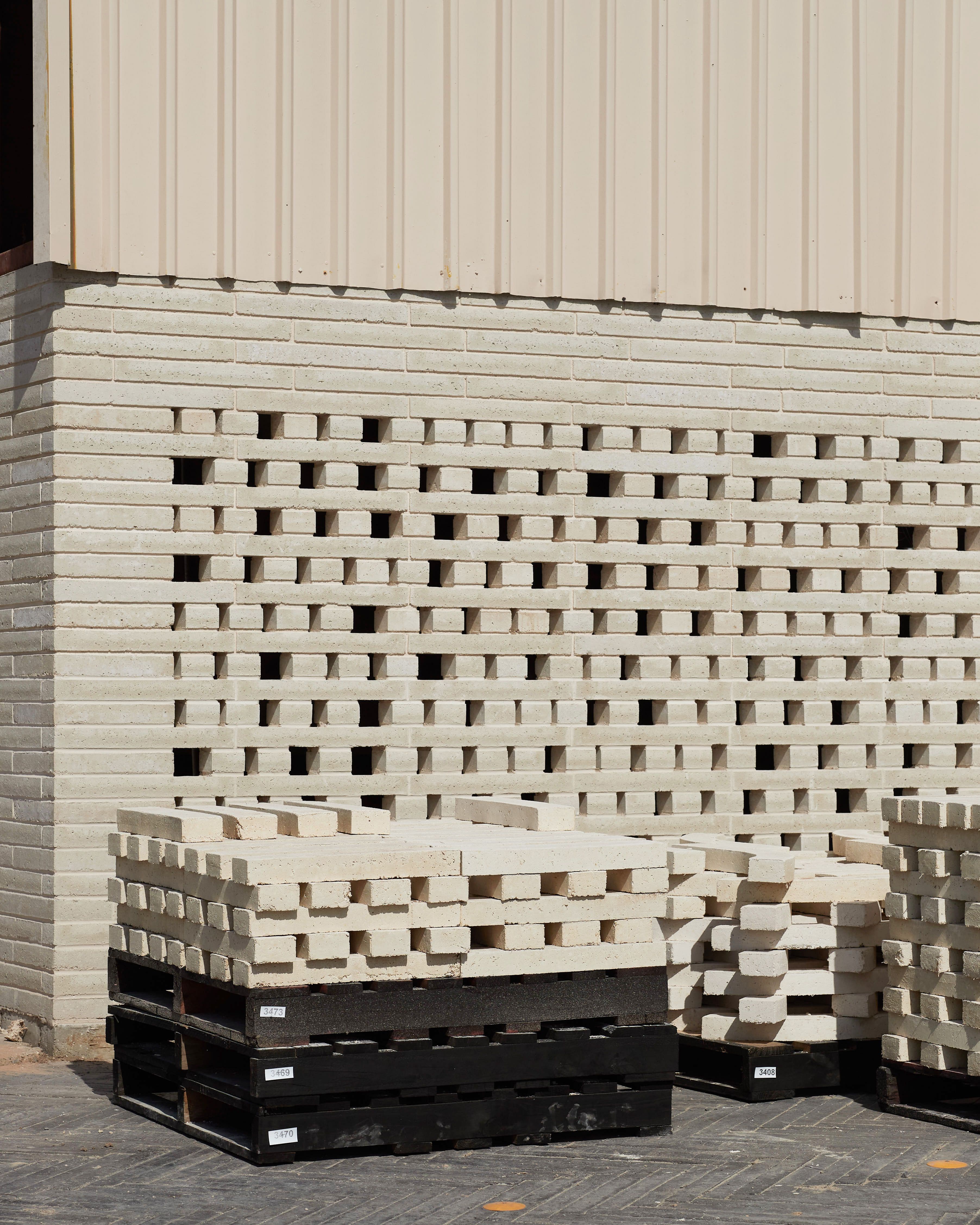 Natural Brick HQ Lutyens