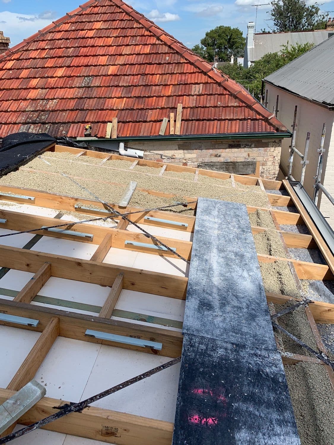 Hemp Lime insulation material for subfloors and roofs.