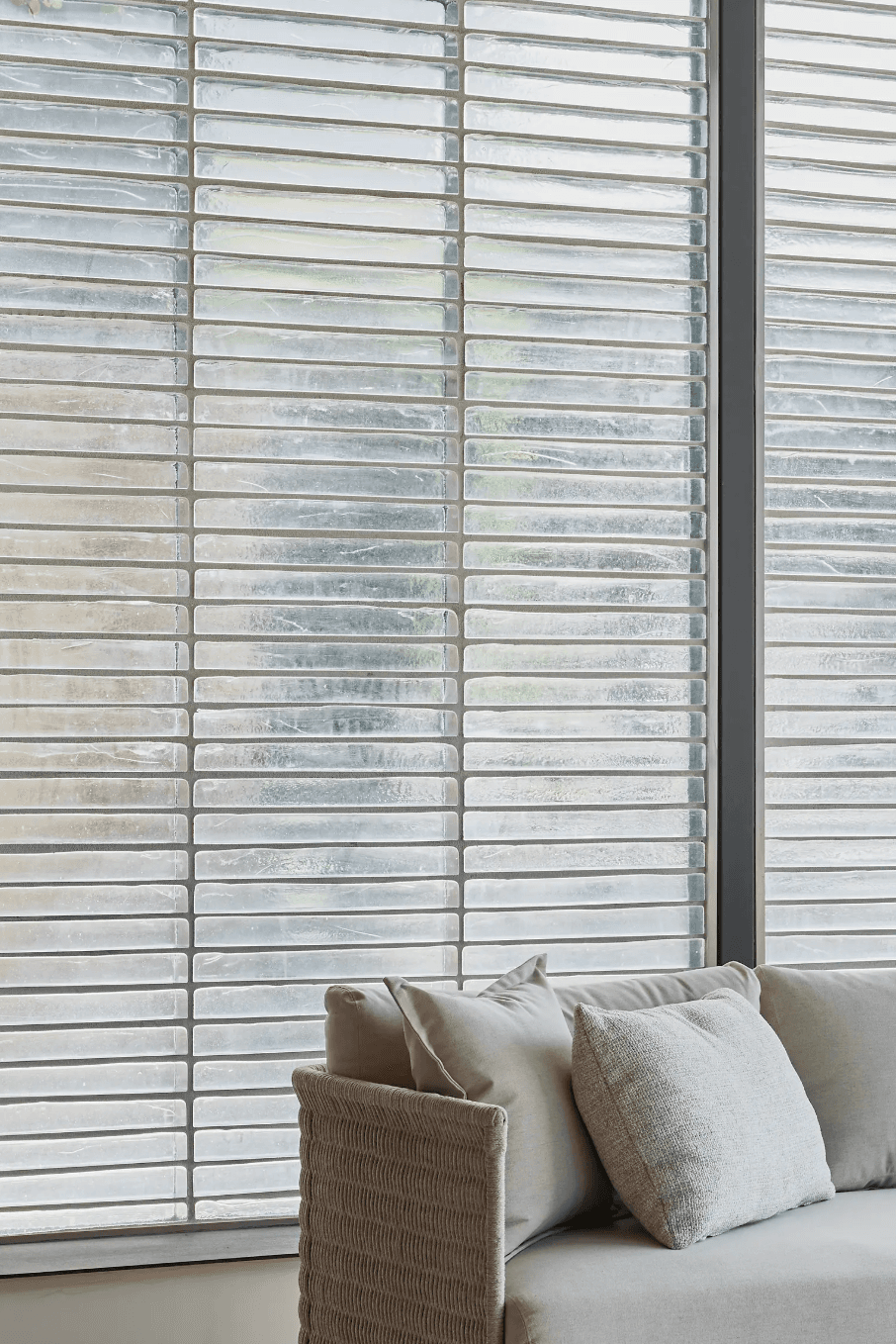 Mano Glass Brick Kiara Wall